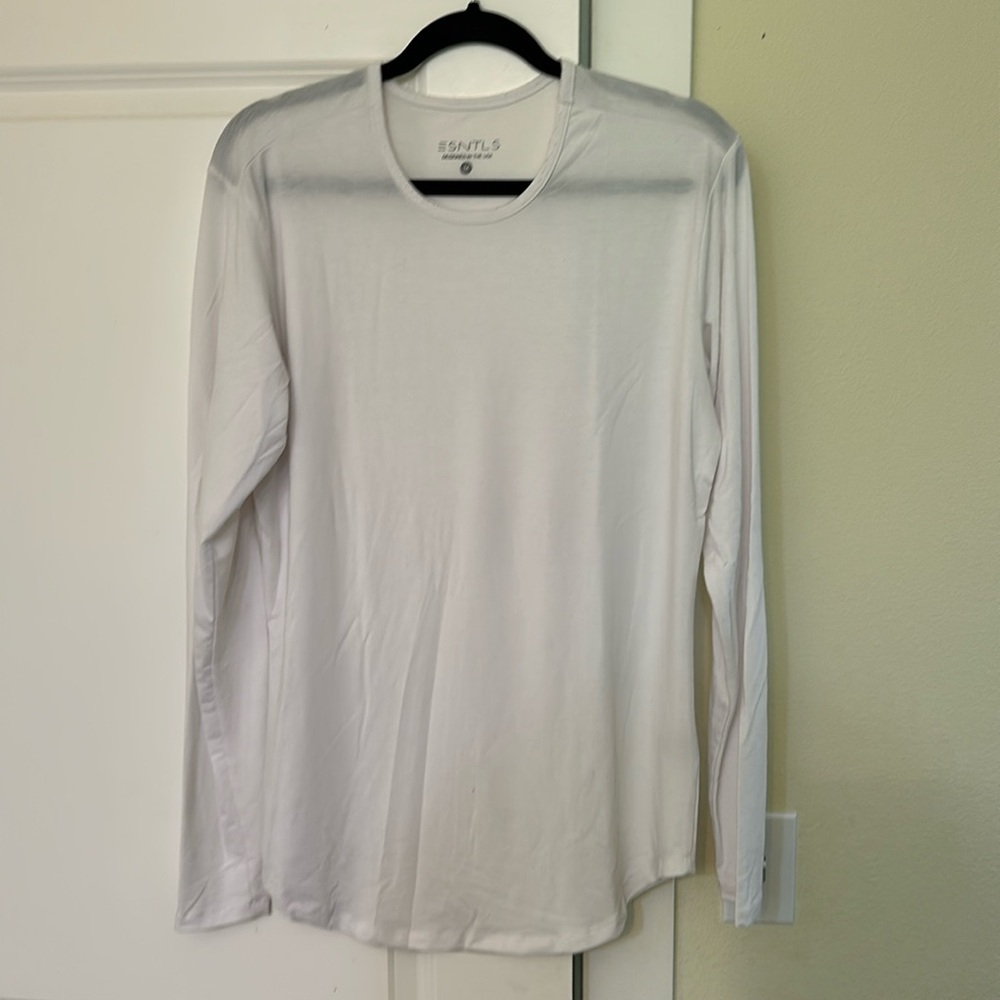 Men’s ESNTLS Long Sleeve T-Shirt